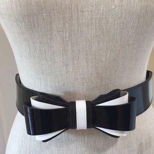 Black and white bow belt